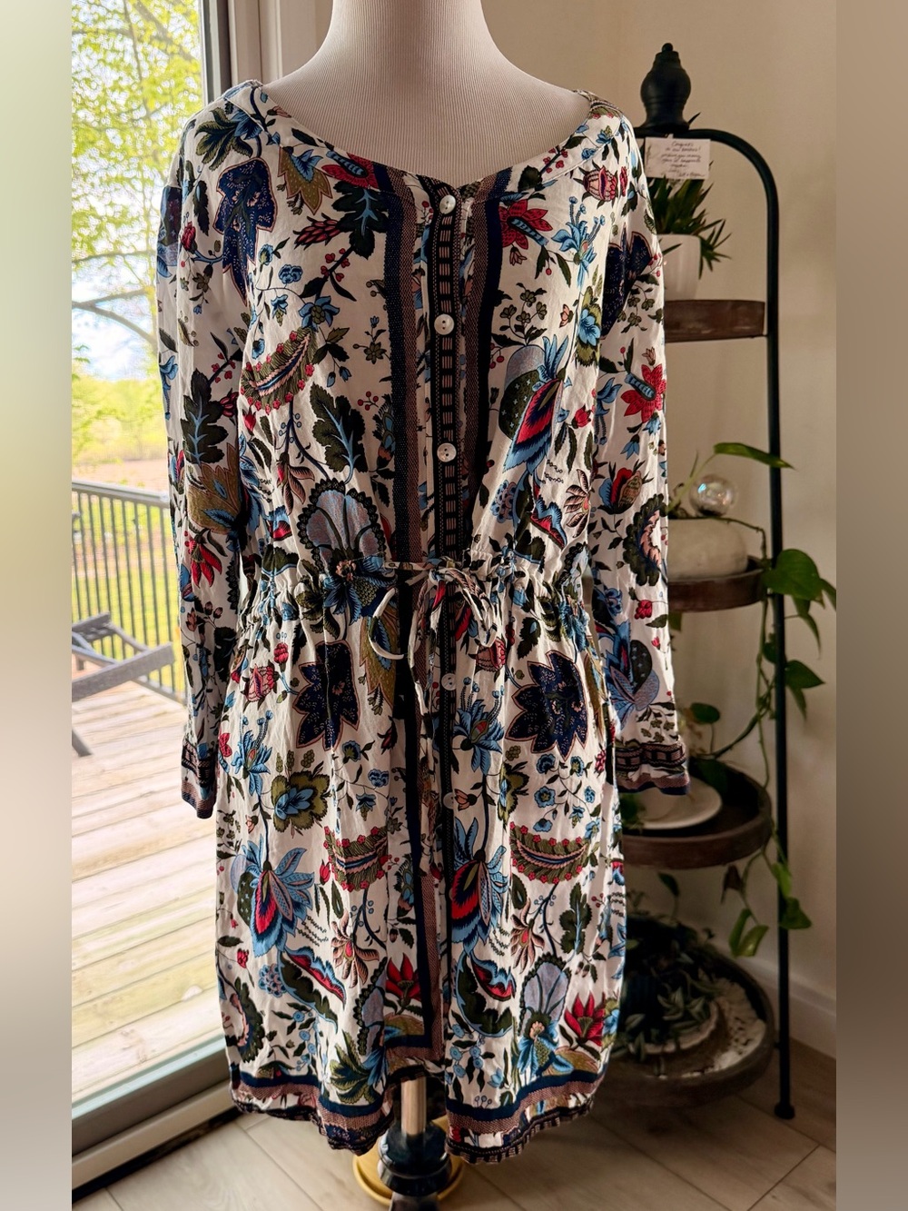 Charlie Paige Women’s Floral Button Down Tie Waist Dress. S/M